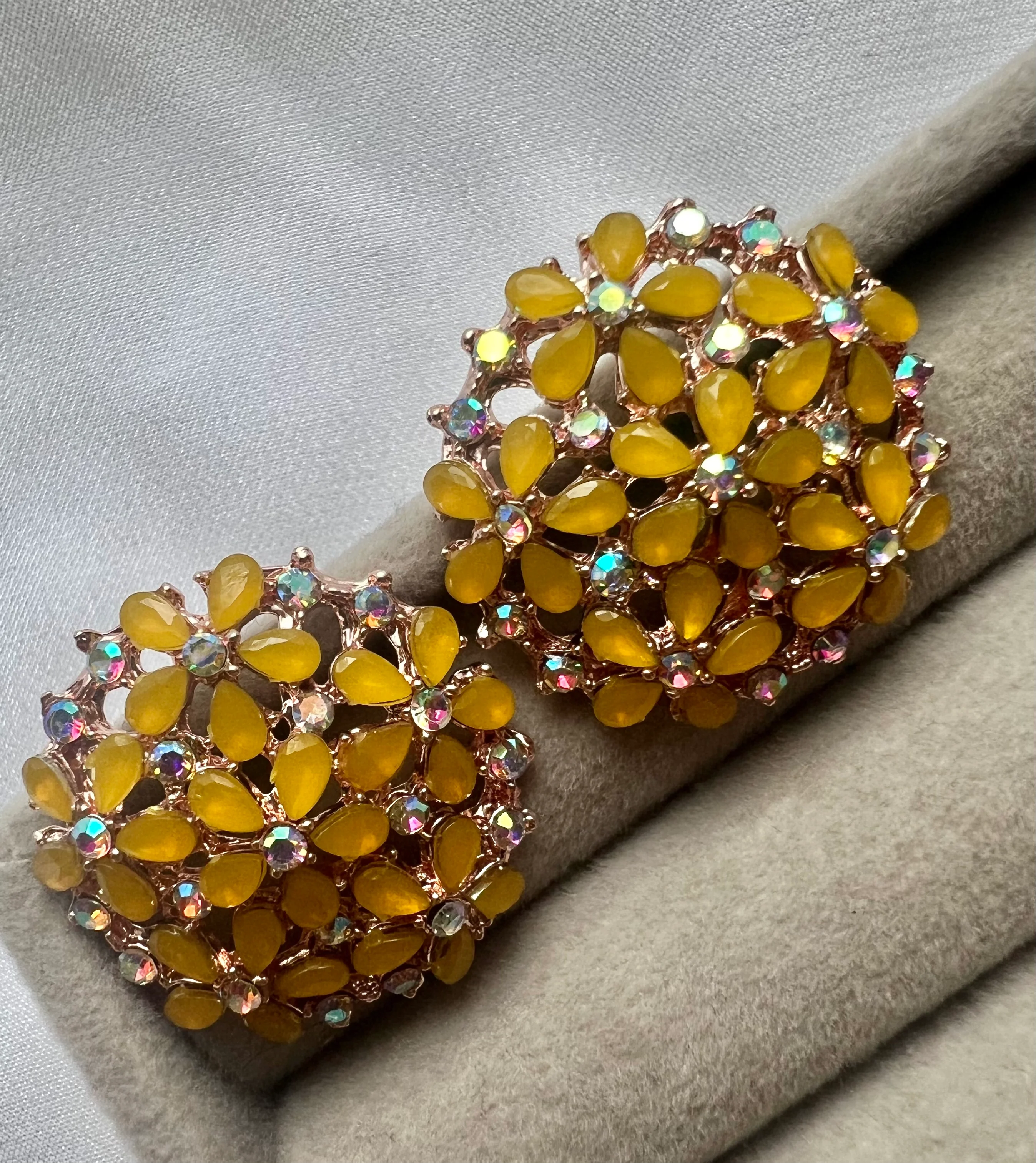 Riya Studs earrings SALE - 12 colors - Image 12